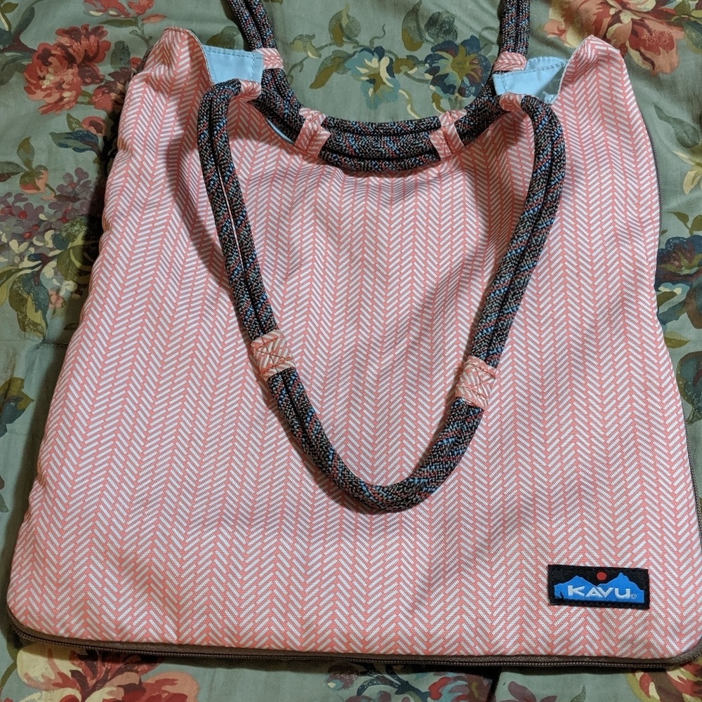 Hand bag / shoulder bag